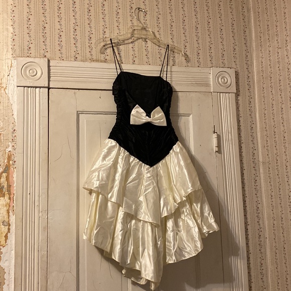 Formal dress - Picture 2 of 12